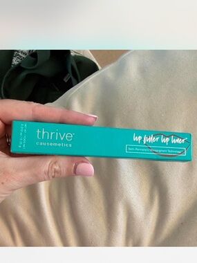 NWT Thrive cosmetics Lip Filler Long-Wearing + Plumping Lip Liner™ in color mapl